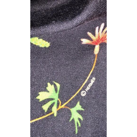 Hermes cashmere silk 54"x54" shawl Fleurs Et Plumes Black Floral 140 cm scarf - Picture 10 of 13
